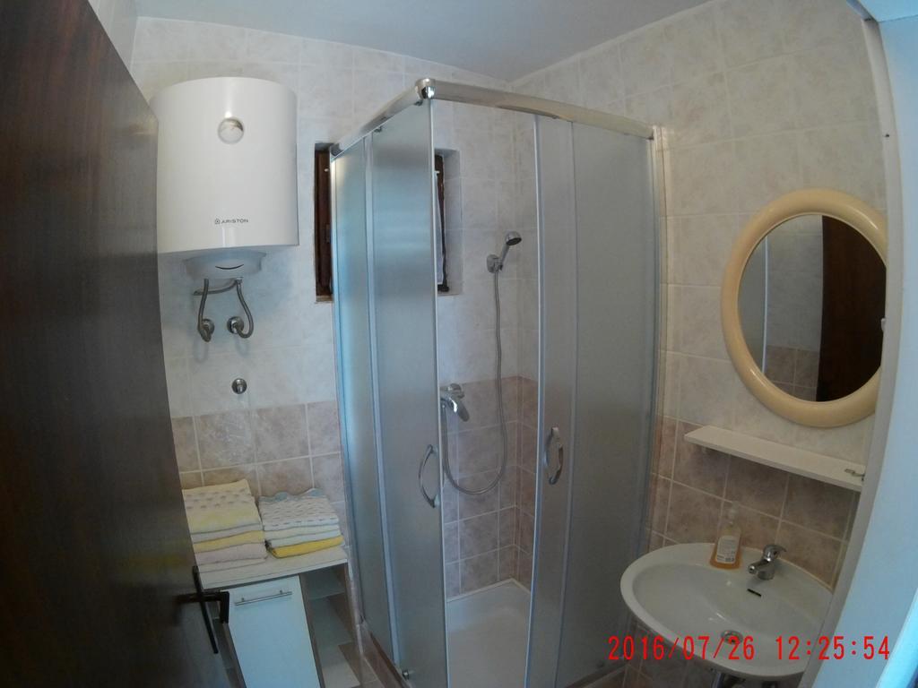 Apartman Luburic Pinezići Dış mekan fotoğraf